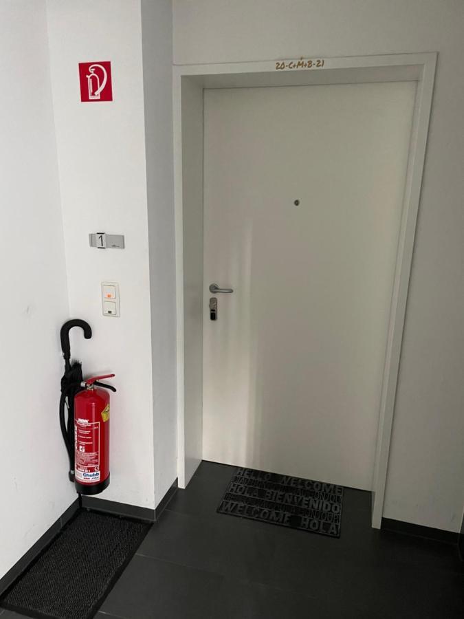 Moderne Stadtwohnung Inkl. Tiefgaragenplatz ブレゲンツ エクステリア 写真